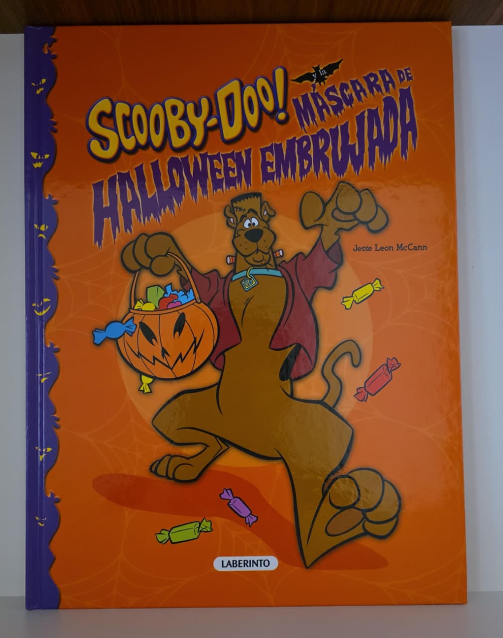 Comic Scooby doo - Mascara de Halloween embrujada