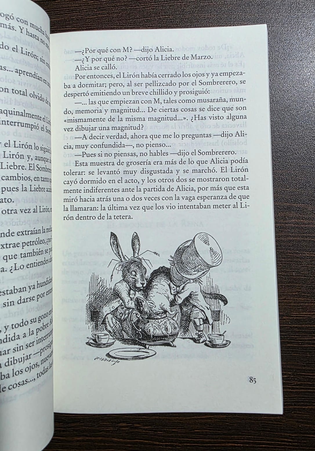Alicia en el país de las maravillas. Debolsillo-Penguin Random house