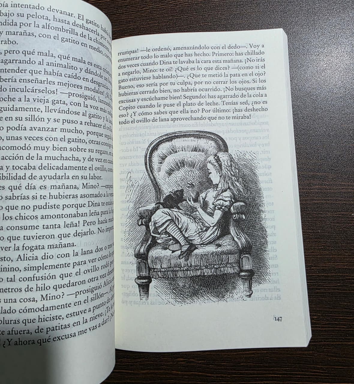 Alicia en el país de las maravillas. Debolsillo-Penguin Random house